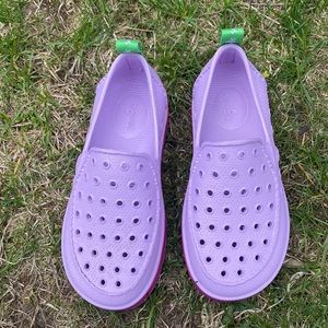 Practically brand new purple Sanuks size 1